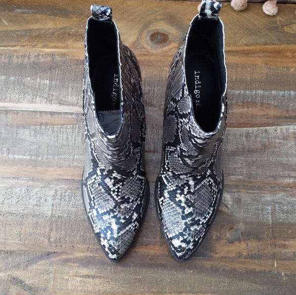 🆕🌿SNAKEPRINT BOOTIES🌿 - Picture 2 of 12